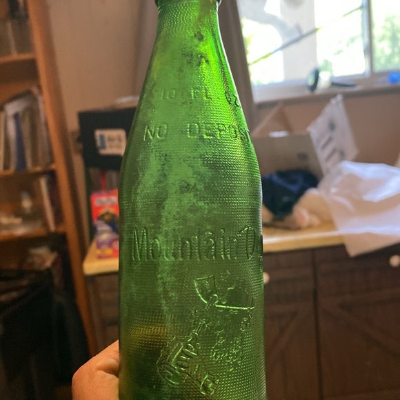 Rare Mountain Dew Glass Bottle Hillbilly Glass Bottle "It'll Tickle" 10oz - Picture 5 of 5